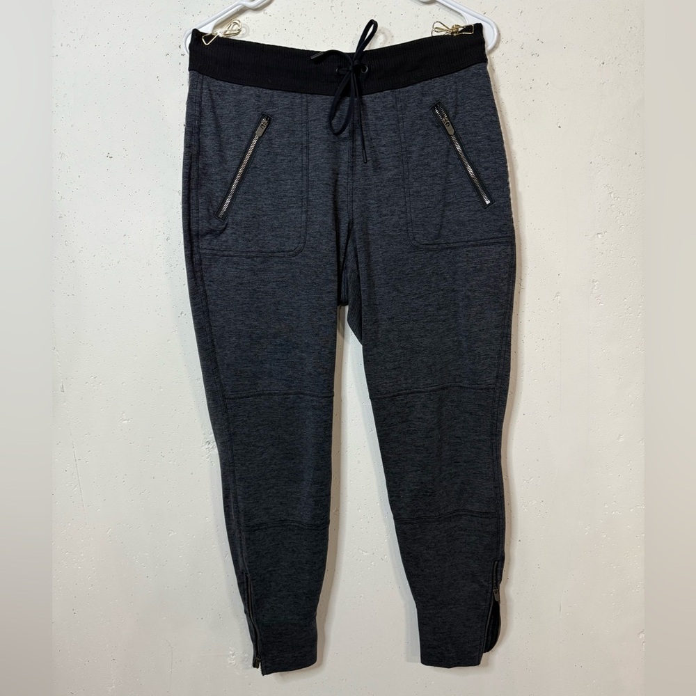 Athleta Women's Jogger Heather Gray. Ankle/ Pocket Zippers. Drawstring. Small.